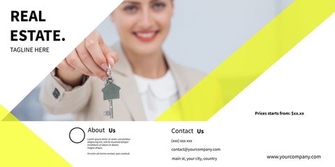 smiling woman holding house keys for real estate banner - Download Free Stock Templates Pikwizard.com