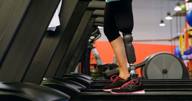 Close-up of Prosthetic Leg During Exercise on Treadmill at Gym - Download Free Stock Images Pikwizard.com