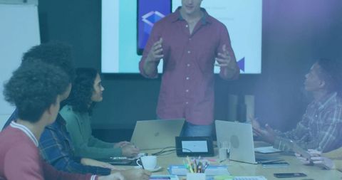 Casual meeting presentation brainstorming in modern office