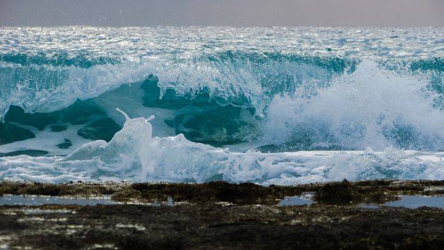 Ocean Waves Crashing Against Rocks - Download Free Stock Photos Pikwizard.com