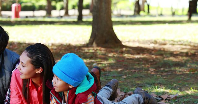 Mother and Child Enjoying Outdoor Picnic in Park - Download Free Stock Images Pikwizard.com