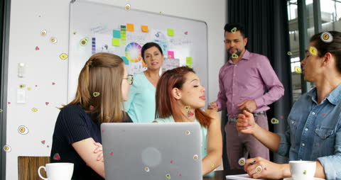 Innovative Collaborative Team Meeting in Creative Office Design