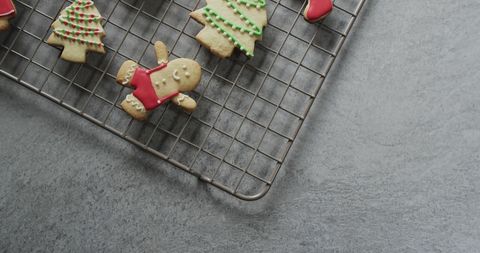 Festive Holiday Gingerbread Cookies on Cooling Rack - Download Free Stock Images Pikwizard.com