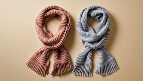 Cozy lovers scarves in coral pink and light grey