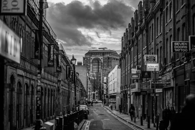 London Street in Black & White Free Photo - Download Free Stock Photos Pikwizard.com