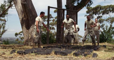 Team of Soldiers Conquer Obstacle Course
