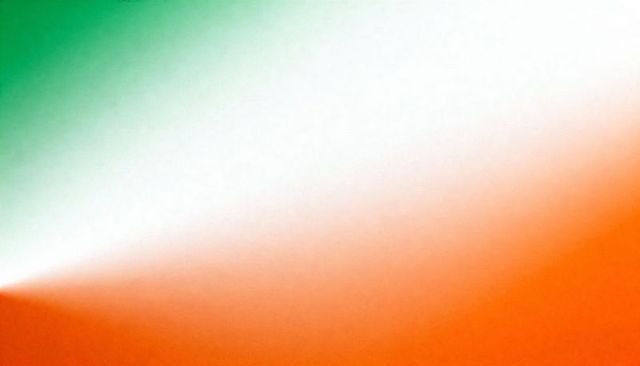 Tri-color gradient featuring emerald, white and amber light sweep for modern backgrounds