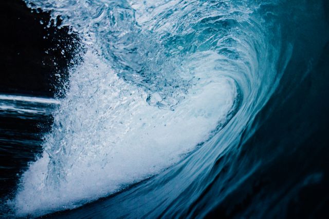 Powerful Ocean Wave Curling in Blue Water - Download Free Stock Photos Pikwizard.com