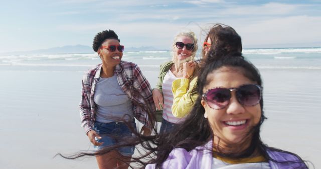 Diverse Group of Friends Having Fun at the Beach - Download Free Stock Images Pikwizard.com