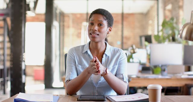 Confident Businesswoman Speaking During Meeting - Download Free Stock Images Pikwizard.com