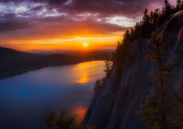 Stunning Mountain Landscape with Breathtaking Sunset over Lake - Download Free Stock Photos Pikwizard.com