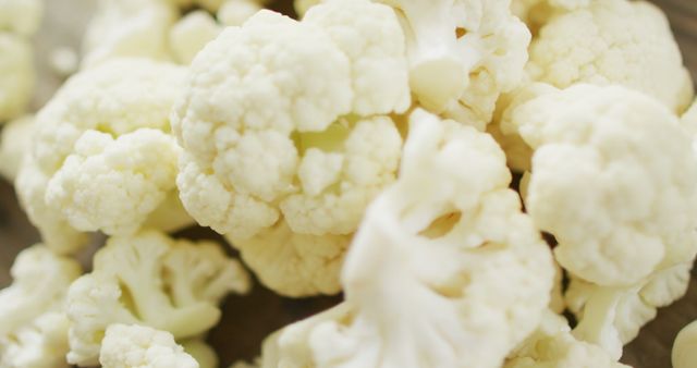 Close-up Fresh Cauliflower Florets - Download Free Stock Images Pikwizard.com