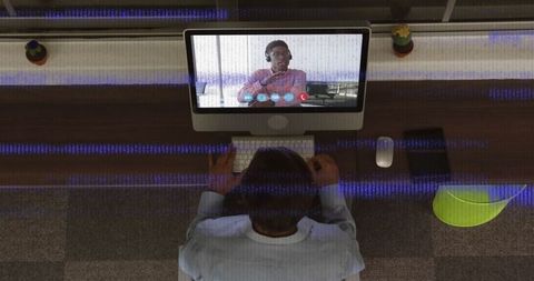 Virtual meeting, screen glitches, business communication challenge