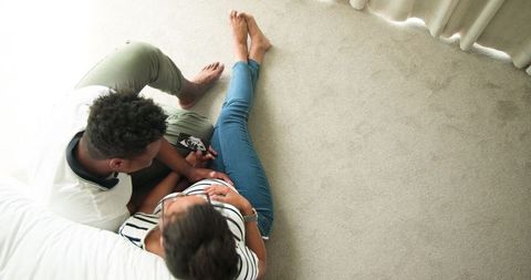 Expectant couple enjoys pregnancy ultrasound experience at home