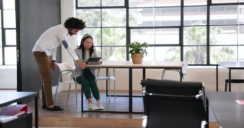 Team Collaboration in Modern Office Using Tablet Technology