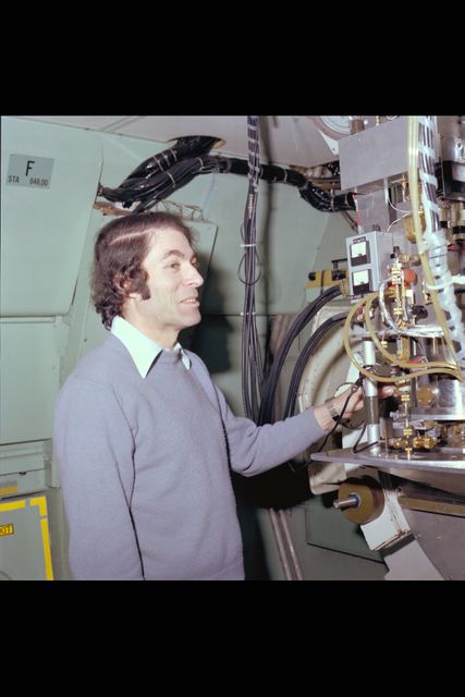 C-141 Bell Labs. Submillemeter Line Astronomy Group Experiment