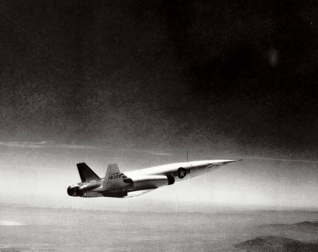 Photo captures the Navaho cruise missile in high-altitude flight in 1957. Originally developed by North American Aviation under the U.S. Air Force Navaho Program, this surface-to-surface missile was a technological advancement built upon the V-2 engine. Though the program was canceled in 1957, the research significantly contributed to the development of crucial rocket engines such as Redstone, Jupiter, Thor, and ATLAS. Ideal for use in articles, presentations, or history projects focused on military technology, Cold War aviation, or aerospace advancements.