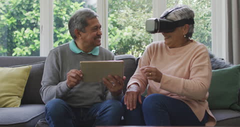Seniors Embracing VR Technology While Bonding at Home