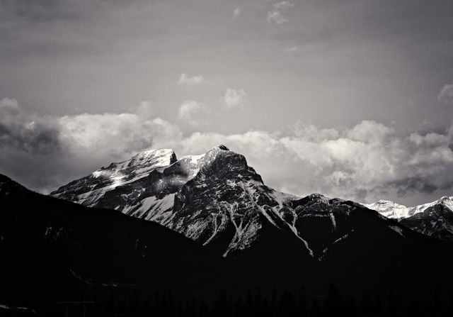 Majestic Snow-Capped Mountain in Breathtaking Landscape - Download Free Stock Photos Pikwizard.com