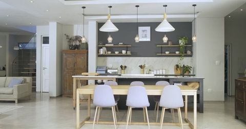 Contemporary Open-Plan Kitchen with Minimalist Design