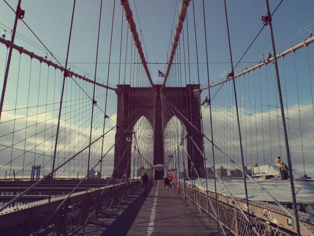 Spectacular View On Brooklyn Bridge, New York City Skyline - Download Free Stock Photos Pikwizard.com