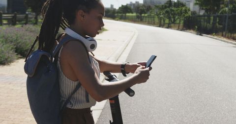 Urban Commuting with Electric Scooter and Smartphone