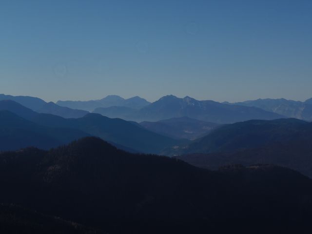 Serene Mountain Range at Dusk with Forested Hills - Download Free Stock Photos Pikwizard.com