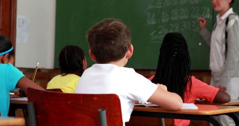 Engaged students learning in elementary classroom