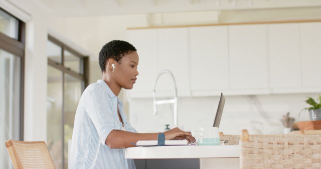 Young Woman Working at Home using Laptop - Download Free Stock Images Pikwizard.com