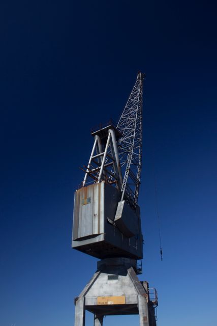 Crane Lifting device Sky - Download Free Stock Photos Pikwizard.com