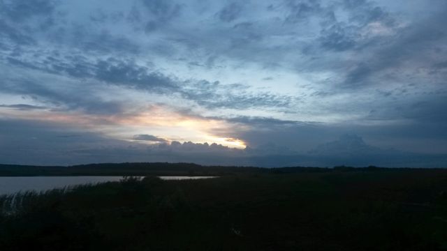 Breathtaking Dusk Sky over Tranquil Lake - Download Free Stock Photos Pikwizard.com