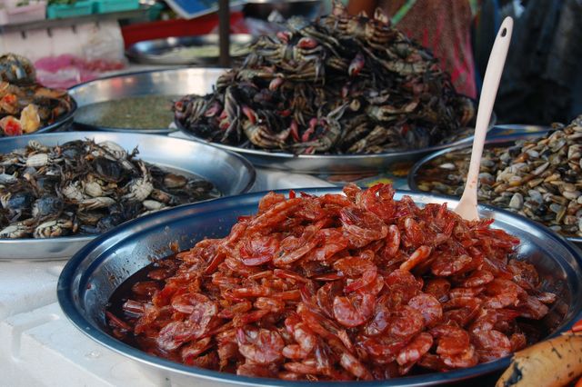 Fresh Seafood Market Display with Shrimp and Shellfish - Download Free Stock Photos Pikwizard.com