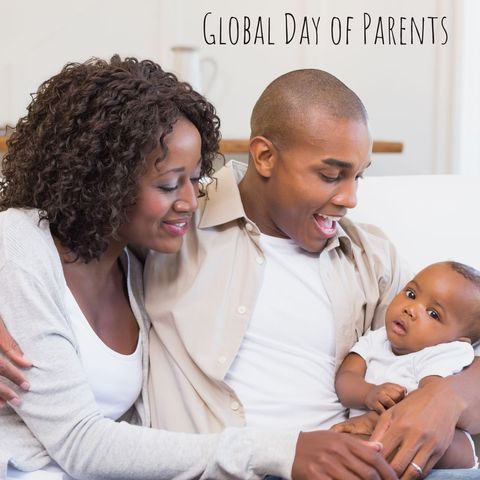 cheerful african american family celebrating parents' day together - Download Free Stock Templates Pikwizard.com