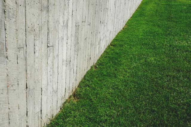 Concrete Wall and Green Grass Platform Meeting Point - Download Free Stock Photos Pikwizard.com