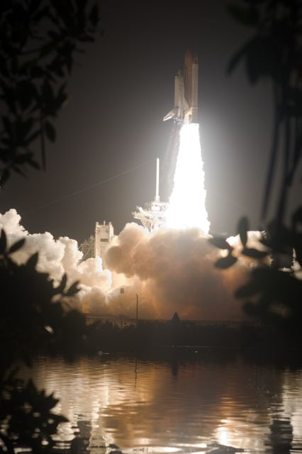 Night Launch of Space Shuttle Discovery from NASA's Kennedy Space Center - Download Free Stock Photos Pikwizard.com