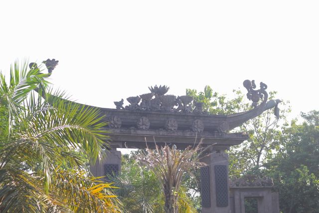 Isi surakarta s monumental gate - Download Free Stock Photos Pikwizard.com