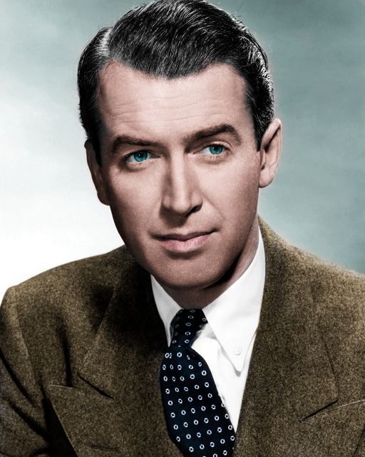 Classic Portrait of Man in Suit with Striking Blue Eyes - Download Free Stock Photos Pikwizard.com