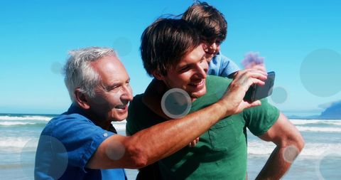 Multigenerational Family Enjoying Beach Getaway - Download Free Stock Images Pikwizard.com