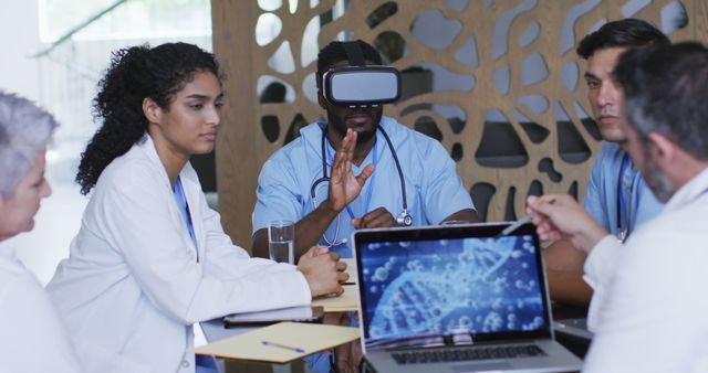 Doctors Using VR Technology In Medical Training - Download Free Stock Images Pikwizard.com