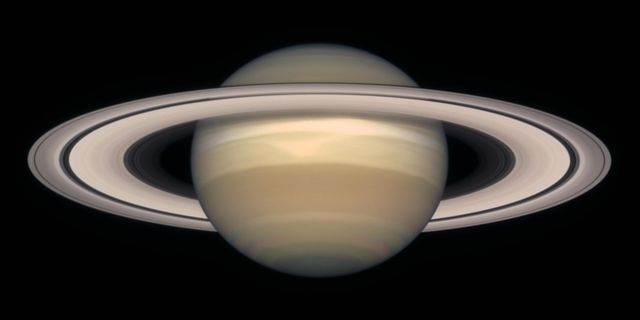 This detailed image of Saturn from October 1998 showcases the planet's iconic rings. The clarity and vibrance make it well-suited for educational materials, astronomy blogs, and science presentations. It's also ideal for use in documentaries, space-themed artwork, and planetarium displays, providing a captivating glimpse into our solar system.