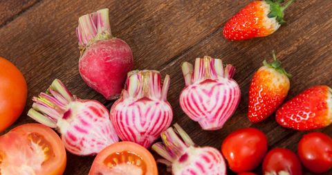 Fresh Organic Produce with Beetroot and Strawberries on Wooden Board - Download Free Stock Images Pikwizard.com