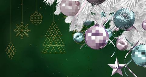 Festive Christmas Tree with Elegant Geometric Ornaments