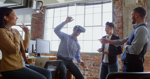 Diverse Business Team Using Virtual Reality in Office Meeting - Download Free Stock Images Pikwizard.com