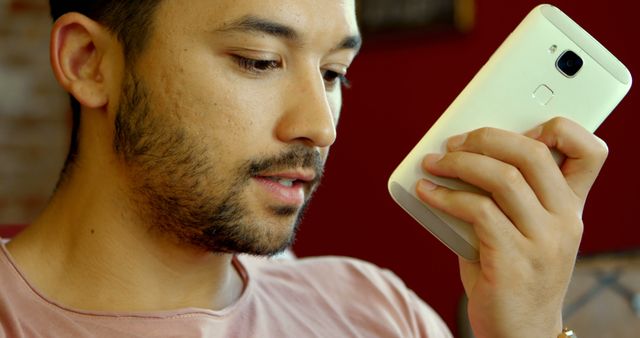 Man Holding Smartphone and Talking on Speaker - Download Free Stock Images Pikwizard.com