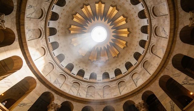 Bathing rotunda dome in sunbeams with oculus, marble arches, sunburst ceiling at memorial