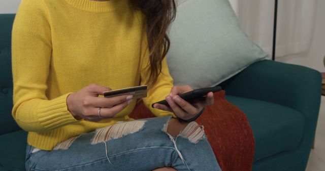 Woman Using Smartphone and Credit Card for Online Shopping - Download Free Stock Images Pikwizard.com