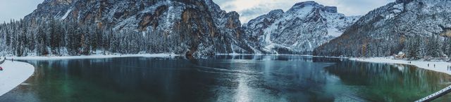 Winter Panorama of Snow-Covered Mountains and Frozen Lake - Download Free Stock Photos Pikwizard.com