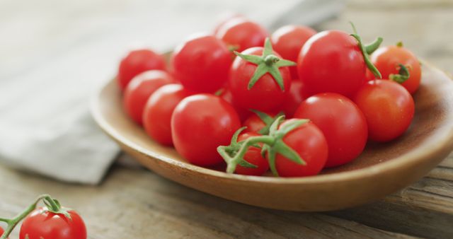 Fresh Organic Cherry Tomatoes on Wooden Plate - Download Free Stock Images Pikwizard.com