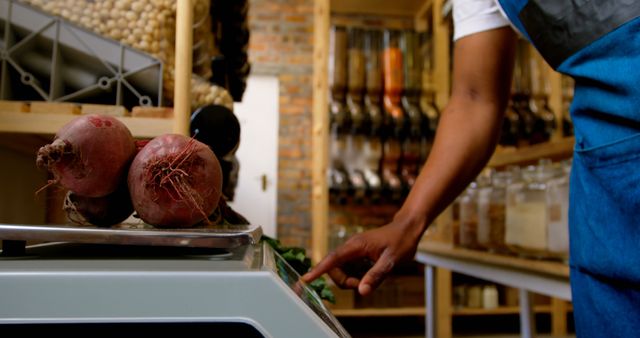 Hand Operating Scale in Organic Grocery Store - Download Free Stock Images Pikwizard.com