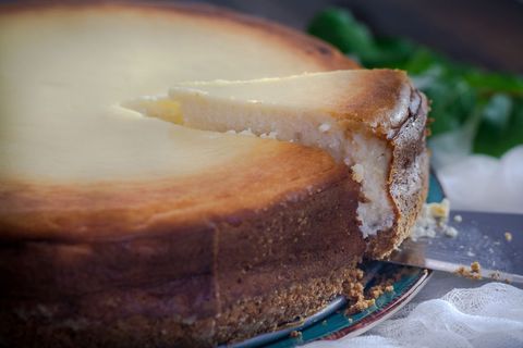 Classic Cheesecake with Creamy Slice Served
